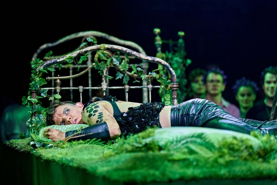 A Midsummer Night's Dream - Bridge Theatre A Midsummer Night's Dream - Bridge Theatre