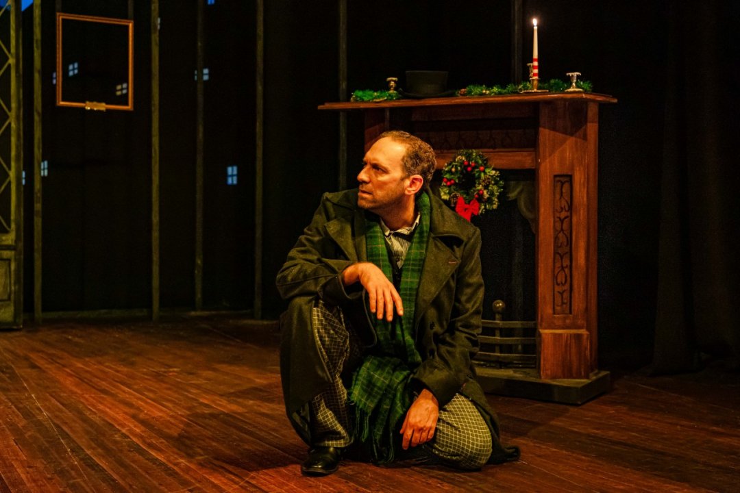 Ben-Caplan_A-Sherlock-Carol_Marylebone-Theatre_Photography-by-Danny-Kaan_ Ben-Caplan_A-Sherlock-Carol_Marylebone-Theatre_Photography-by-Danny-Kaan_