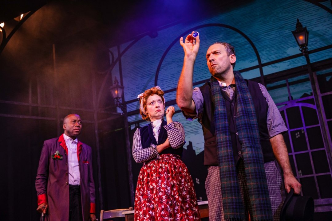 Damian-Lynch-Rosie-Armstrong-Ben-Caplan_A-Sherlock-Carol_Marylebone-Theatre_Photography-by-Danny-Kaan Damian-Lynch-Rosie-Armstrong-Ben-Caplan_A-Sherlock-Carol_Marylebone-Theatre_Photography-by-Danny-Kaan
