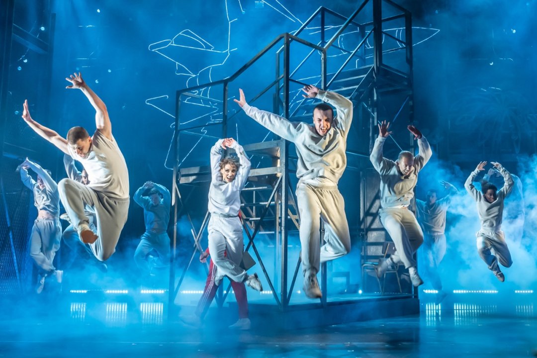An Officer and a Gentleman - 2024 UK Tour An Officer and a Gentleman - 2024 UK Tour