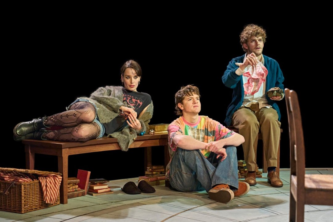 Holly-Godliman-Chloe-Coverly-William-Lawlor-Gus-Coverley-and-Angus-Cooper-Valentine-Coverly-in-Arcadia-at-The-Old-Vic-2026.-Photo-by-Manuel-Harlan Holly-Godliman-Chloe-Coverly-William-Lawlor-Gus-Coverley-and-Angus-Cooper-Valentine-Coverly-in-Arcadia-at-The-Old-Vic-2026.-Photo-by-Manuel-Harlan