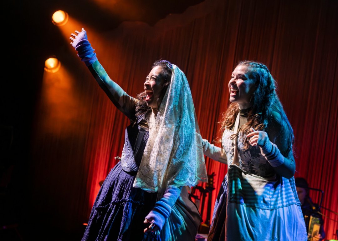 Ballad-Lines-Yna-Tresvalles-and-Sian-Louise-Dowdalls-in-Ballad-Lines-credit-Pamela-Raith Ballad-Lines-Yna-Tresvalles-and-Sian-Louise-Dowdalls-in-Ballad-Lines-credit-Pamela-Raith