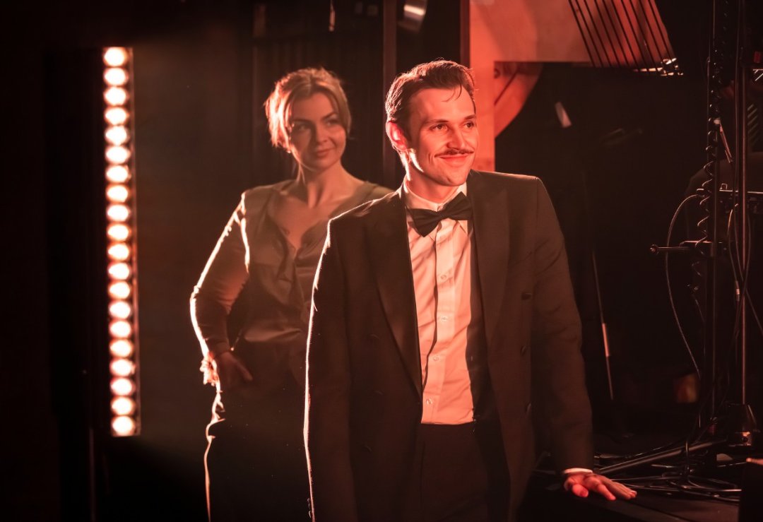 Beautiful-Little-Fool.-L-R-Amy-Parker-as-Ensemble-and-David-Austin-Barnes-as-Ensemble-C-Pamela-Raith Beautiful-Little-Fool.-L-R-Amy-Parker-as-Ensemble-and-David-Austin-Barnes-as-Ensemble-C-Pamela-Raith