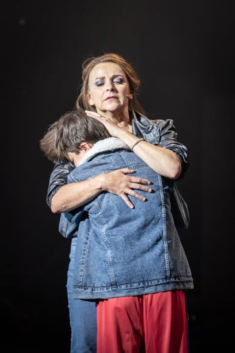 Sally-Ann-Triplett-Mrs.-Wilkinson-and-Samuel-Newby-Billy-Photography-by-Marc-Brenner Sally-Ann-Triplett-Mrs.-Wilkinson-and-Samuel-Newby-Billy-Photography-by-Marc-Brenner