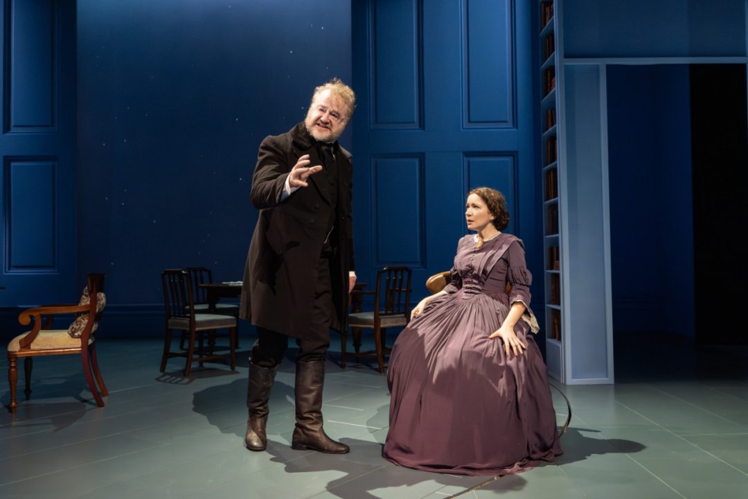 Owen-Teale-Robert-Evans-and-Elizabeth-Dulau-Mary-Ann-Evans-in-Bird-Grove_credit-Johan-Persson Owen-Teale-Robert-Evans-and-Elizabeth-Dulau-Mary-Ann-Evans-in-Bird-Grove_credit-Johan-Persson
