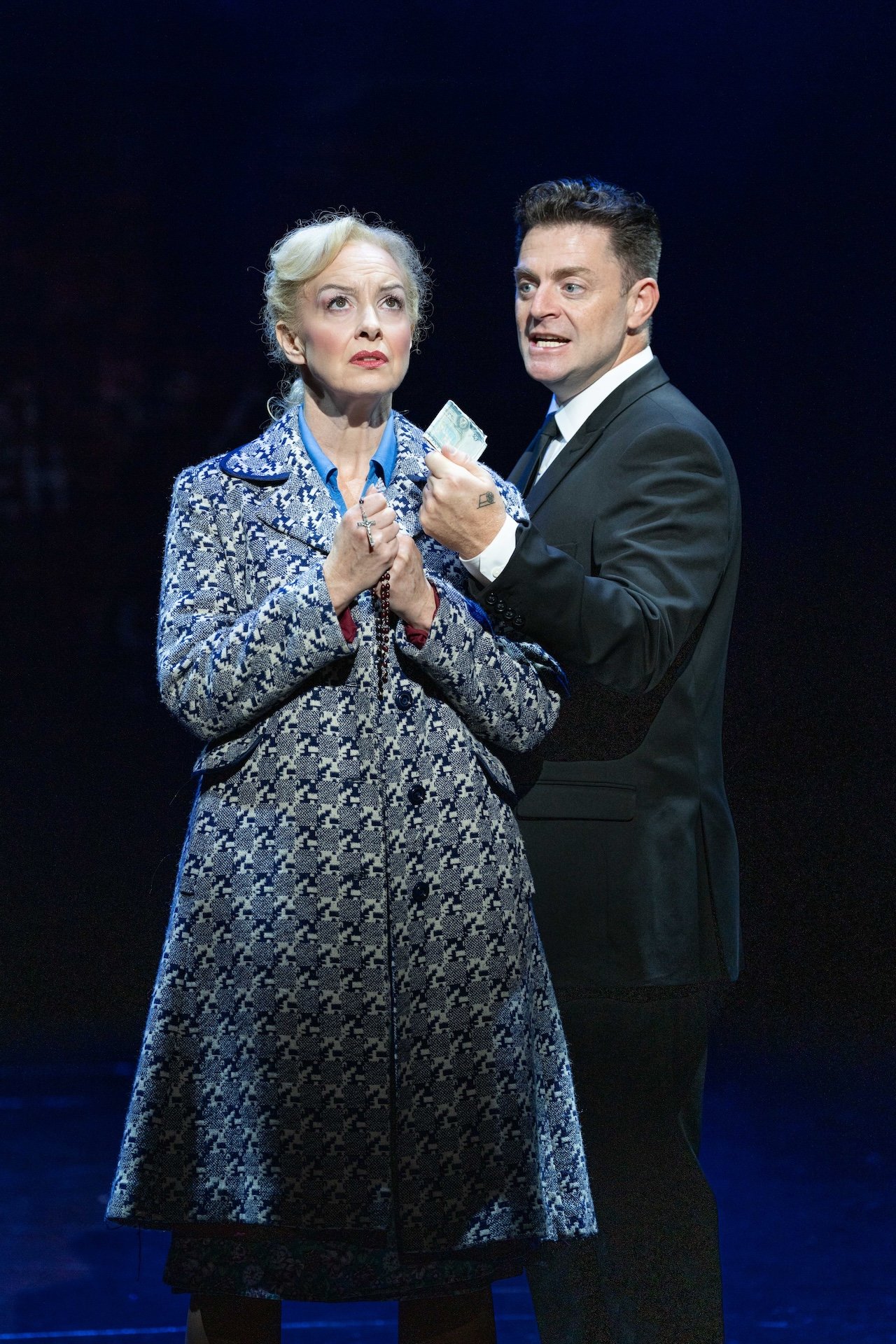 Kristofer-Harding-Vivienne-Carlyle-Blood-Brothers-Autumn-2026-Production-Images-Photo-credit-Jack-Merriman-11- Kristofer-Harding-Vivienne-Carlyle-Blood-Brothers-Autumn-2026-Production-Images-Photo-credit-Jack-Merriman-11-