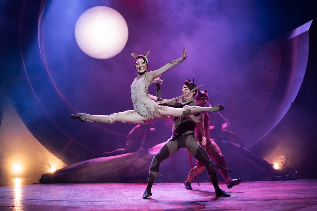 CATS-Production-Photography.-Patricia-Zhou-as-Cassandra.-Photo-Mark-Senior CATS-Production-Photography.-Patricia-Zhou-as-Cassandra.-Photo-Mark-Senior
