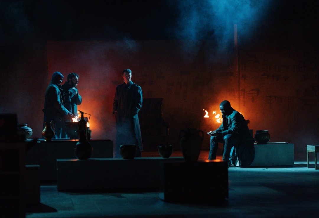 Coriolanus - National Theatre (2024) Coriolanus - National Theatre (2024)