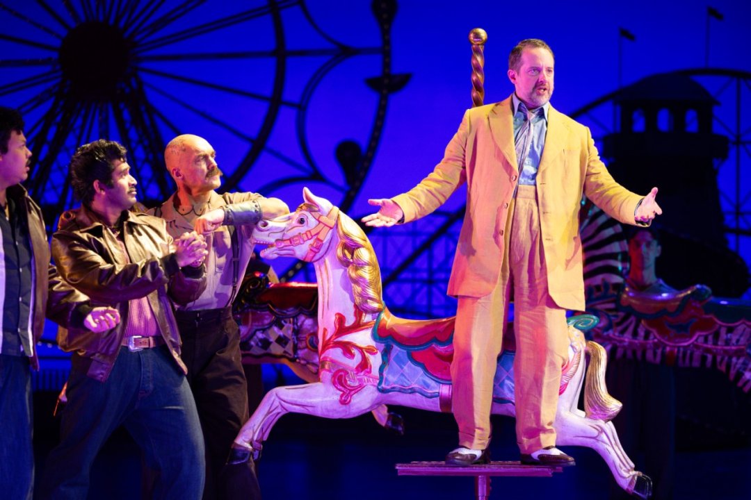Joshua-Blue-Darwin-Prakash-Duncan-Meadows-Andrew-Foster-Williams-ENOs-Cosi-fan-tutte-2026-©-James-Glossop-038 Joshua-Blue-Darwin-Prakash-Duncan-Meadows-Andrew-Foster-Williams-ENOs-Cosi-fan-tutte-2026-©-James-Glossop-038
