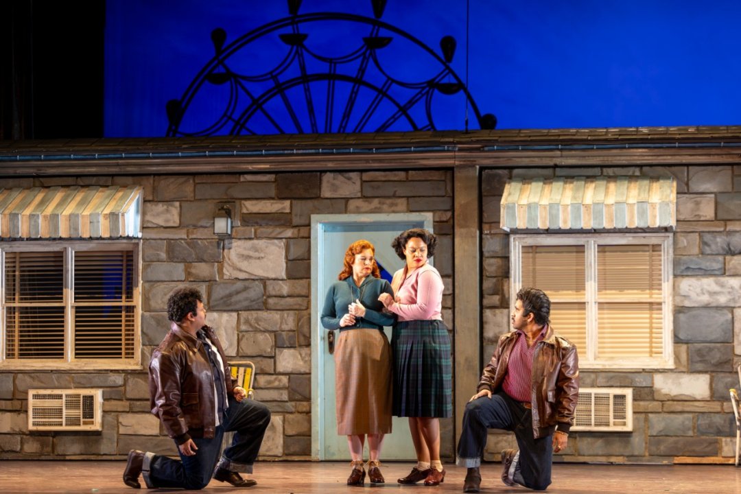 Joshua-Blue-Lucy-Crowe-Taylor-Raven-Darwin-Prakash-ENOs-Cosi-fan-tutte-2026-©-James-Glossop-017 Joshua-Blue-Lucy-Crowe-Taylor-Raven-Darwin-Prakash-ENOs-Cosi-fan-tutte-2026-©-James-Glossop-017