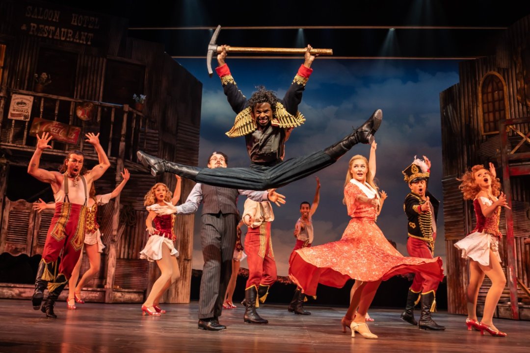 17-Crazy-For-You-at-the-Gillian-Lynne-Theatre.-London-cast.-Photo-credit-Johan-Persson 17-Crazy-For-You-at-the-Gillian-Lynne-Theatre.-London-cast.-Photo-credit-Johan-Persson