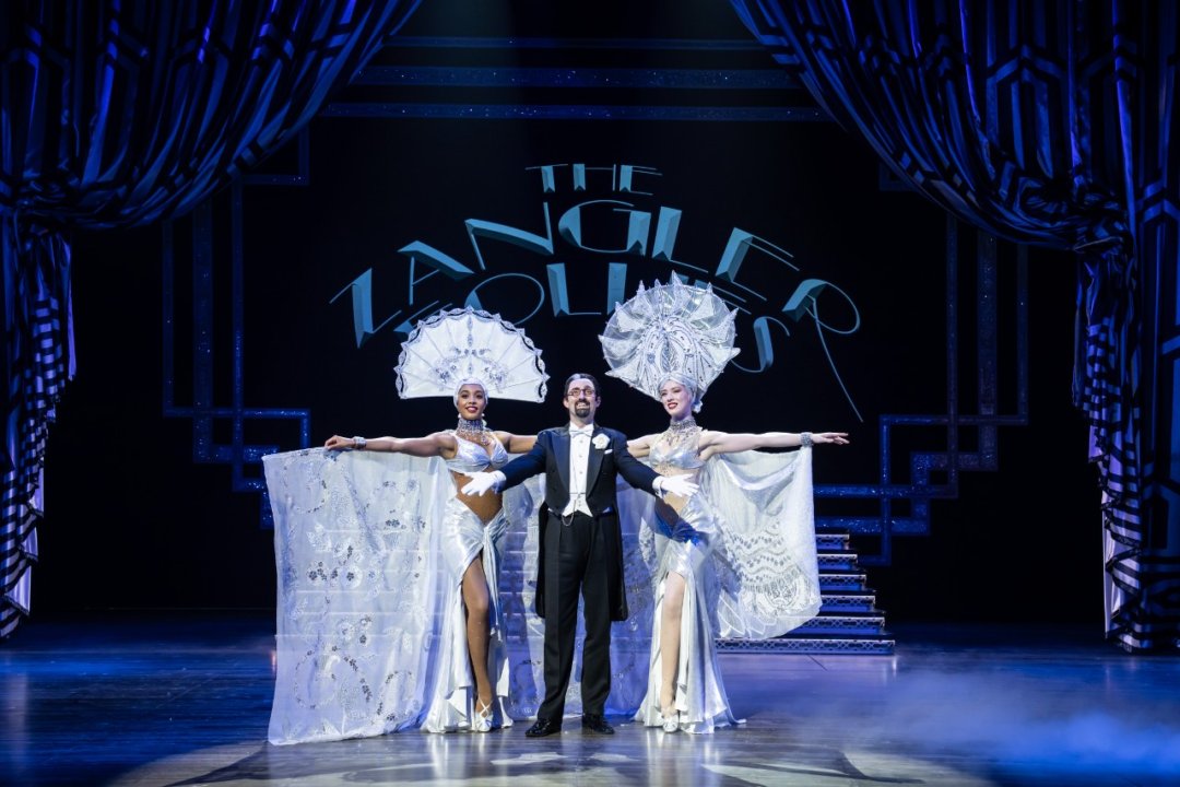 6-Crazy-For-You-at-the-Gillian-Lynne-Theatre.-Tom-Edden-and-cast.-Photo-credit-Johan-Persson 6-Crazy-For-You-at-the-Gillian-Lynne-Theatre.-Tom-Edden-and-cast.-Photo-credit-Johan-Persson