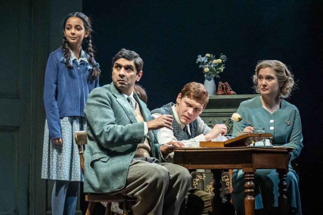 Dear Octopus - National Theatre Dear Octopus - National Theatre
