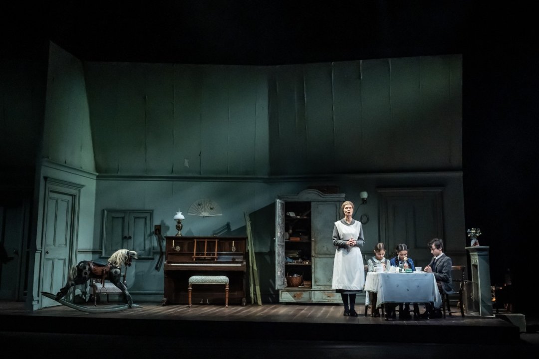 Dear Octopus - National Theatre Dear Octopus - National Theatre
