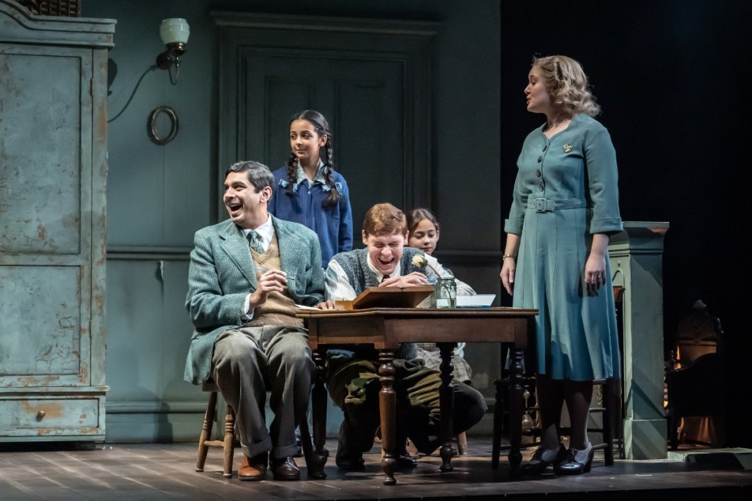 Dear Octopus - National Theatre Dear Octopus - National Theatre