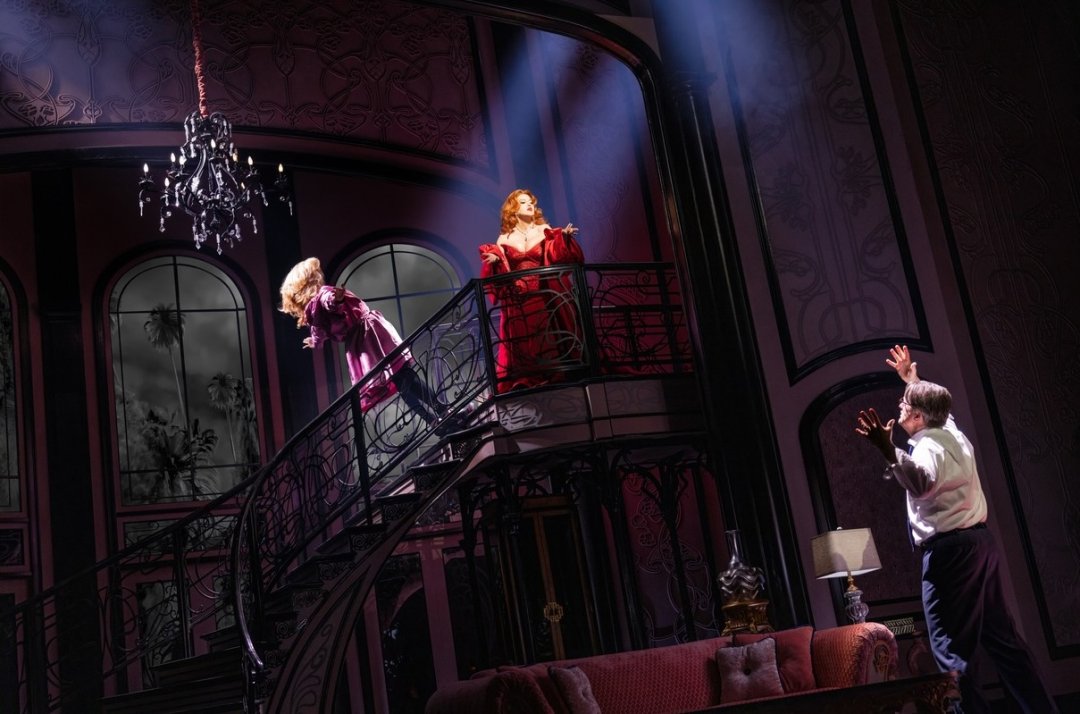 Death Her opens on Broadway to strong reviews, New trailer