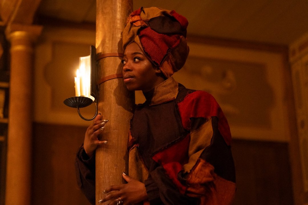 Deep-Azure-Aminita-Francis-as-SK-Good-at-Shakespeares-Globe-c.-Sam-Taylor Deep-Azure-Aminita-Francis-as-SK-Good-at-Shakespeares-Globe-c.-Sam-Taylor