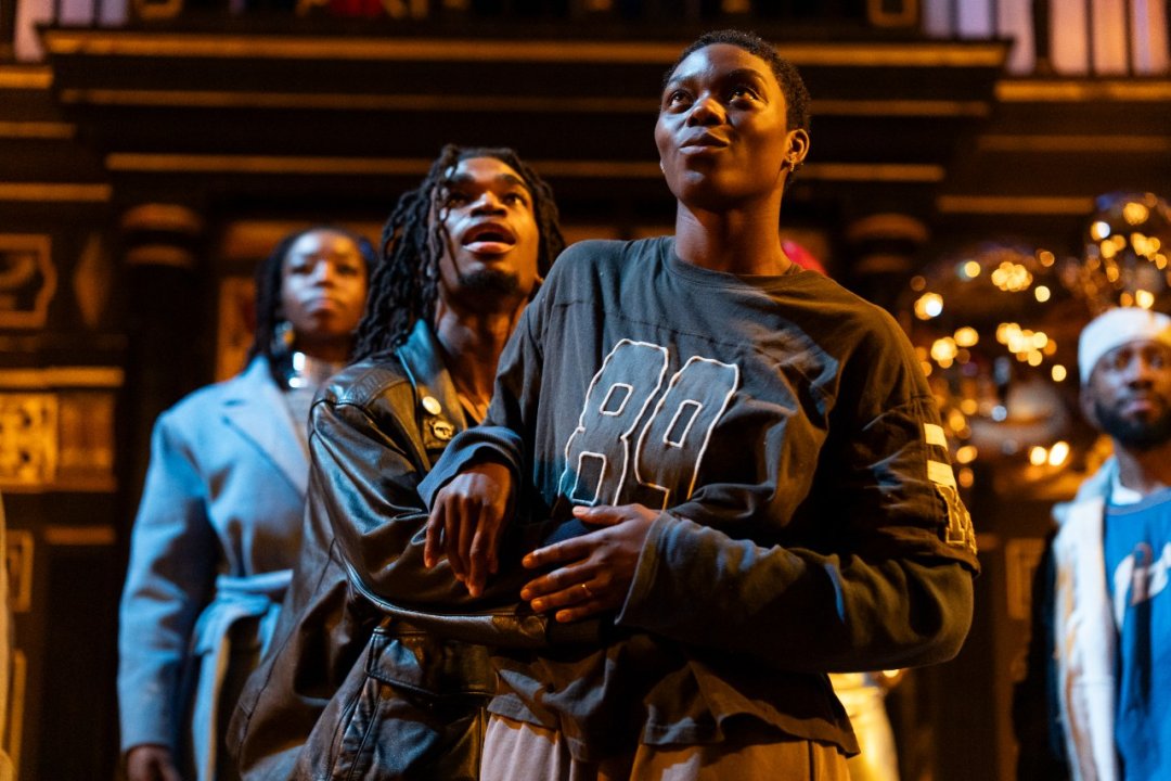 Deep-Azure-Jayden-Elijah-as-Deep-and-Selina-Jones-as-Azure-at-Shakespeares-Globe-c.-Sam-Taylor Deep-Azure-Jayden-Elijah-as-Deep-and-Selina-Jones-as-Azure-at-Shakespeares-Globe-c.-Sam-Taylor