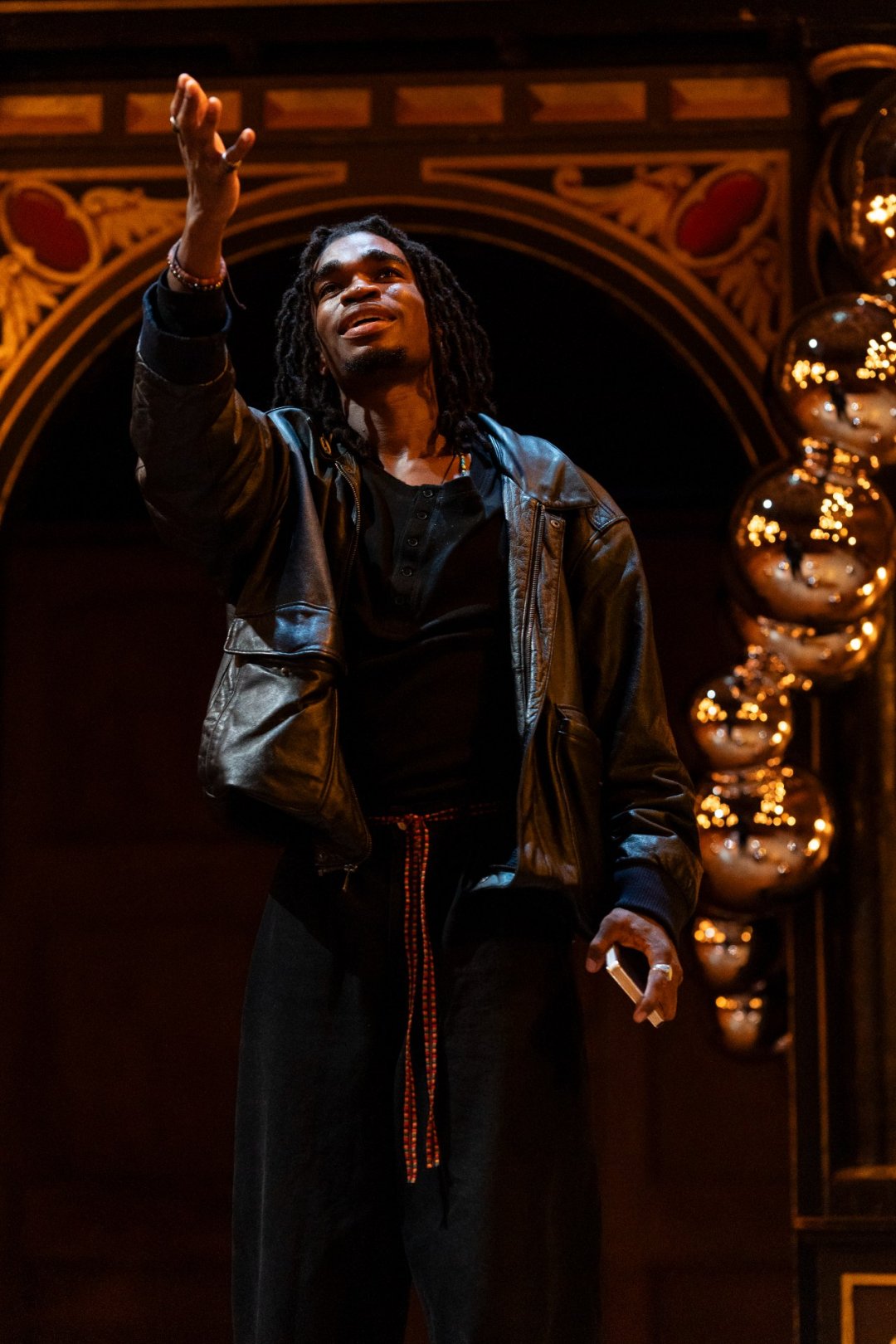 Deep-Azure-Jayden-Elijah-as-Deep-at-Shakespeares-Globe-c.-Sam-Taylor Deep-Azure-Jayden-Elijah-as-Deep-at-Shakespeares-Globe-c.-Sam-Taylor