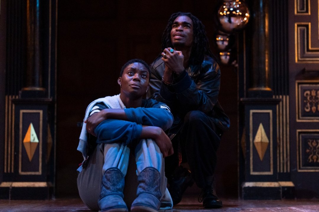 Deep-Azure-Selina-Jones-as-Azure-and-Jayden-Elijah-as-Deep-at-Shakespeares-Globe-c.Sam-Taylor Deep-Azure-Selina-Jones-as-Azure-and-Jayden-Elijah-as-Deep-at-Shakespeares-Globe-c.Sam-Taylor