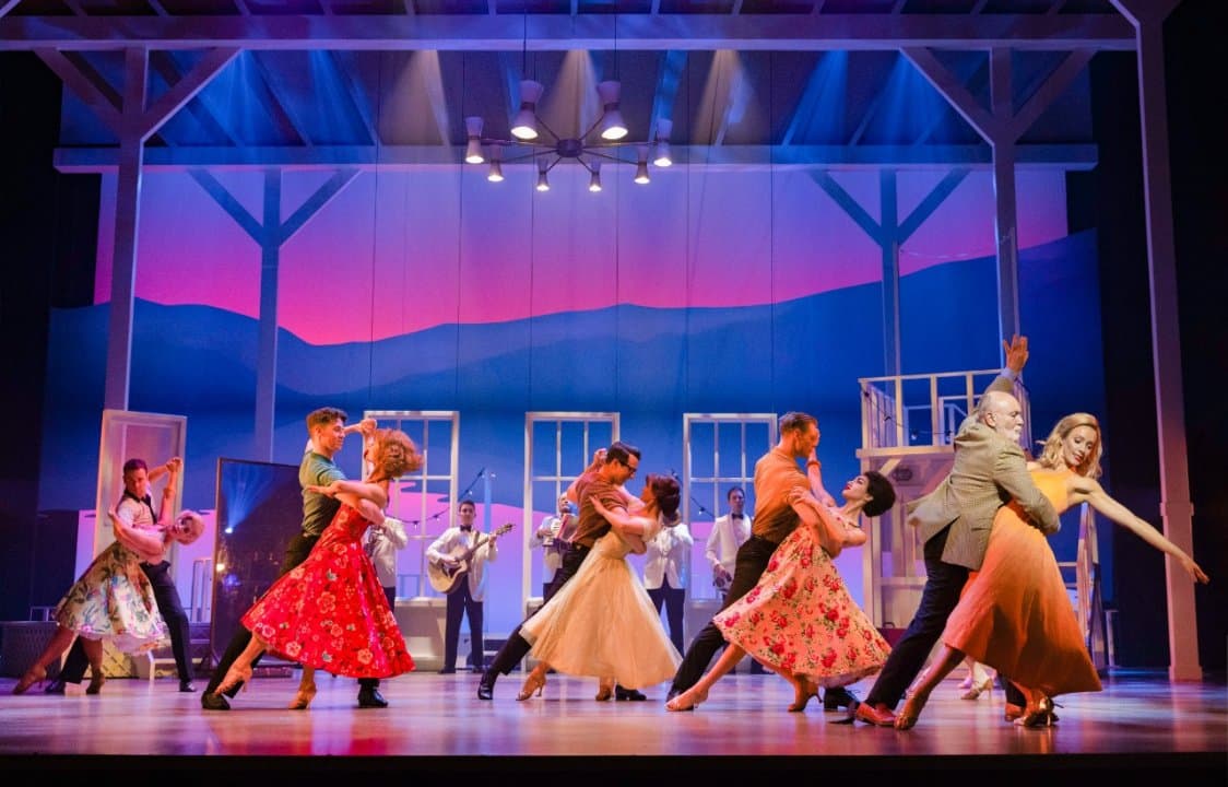 The-ensemble-of-Dirty-Dancing-c-Mark-Senior The-ensemble-of-Dirty-Dancing-c-Mark-Senior
