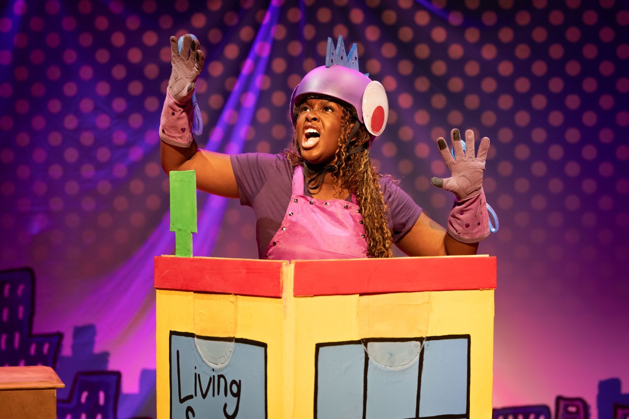 Dog-Man-The-Musical-Vanessa-Dumatey-Flippy.-Credit-Mark-Senior Dog-Man-The-Musical-Vanessa-Dumatey-Flippy.-Credit-Mark-Senior