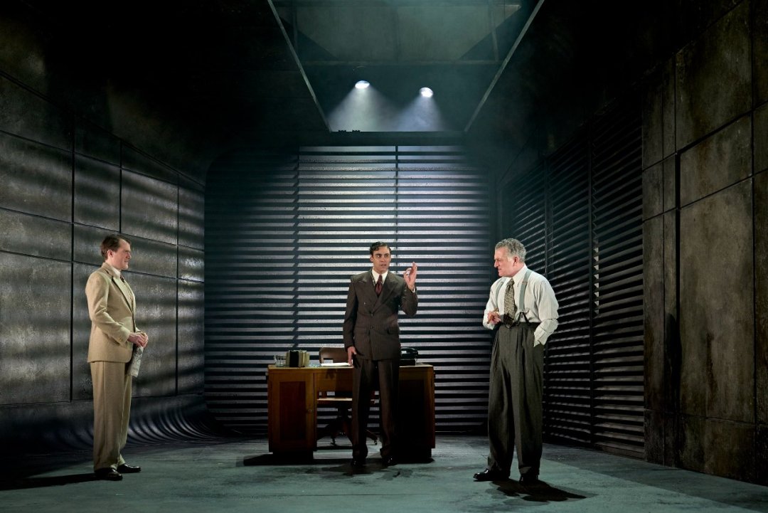 Double-Indemnity-UK-Tour.-Photo-by-Manuel-Harlan-2 Double-Indemnity-UK-Tour.-Photo-by-Manuel-Harlan-2