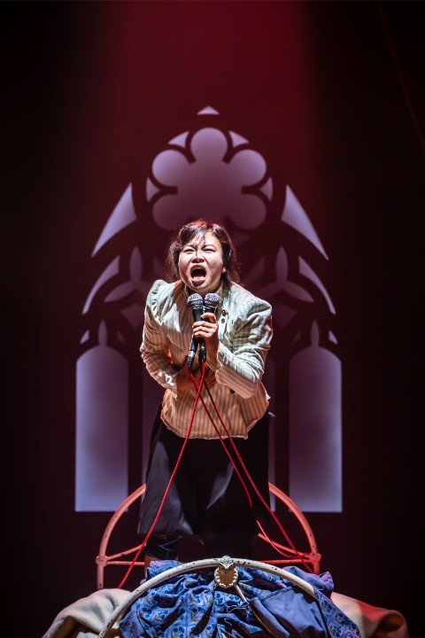 Mei Mac in Dracula Mei Mac in Dracula