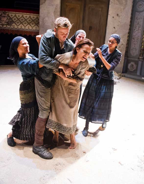 Electra at the Old Vic starring Kristin Scott Thomas. Photo: Tristram Kenton Electra at the Old Vic starring Kristin Scott Thomas. Photo: Tristram Kenton