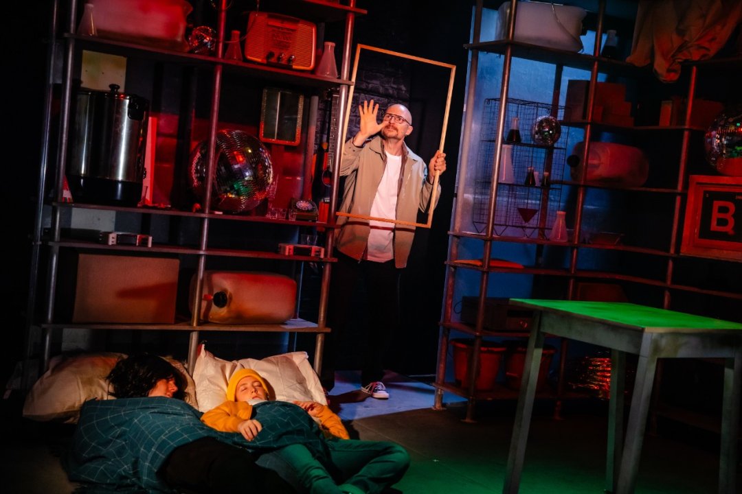 Richard-Costello-Faking-Bad-The-Turbine-Theatre-Photo-Credit-Danny-Kaan.2 Richard-Costello-Faking-Bad-The-Turbine-Theatre-Photo-Credit-Danny-Kaan.2