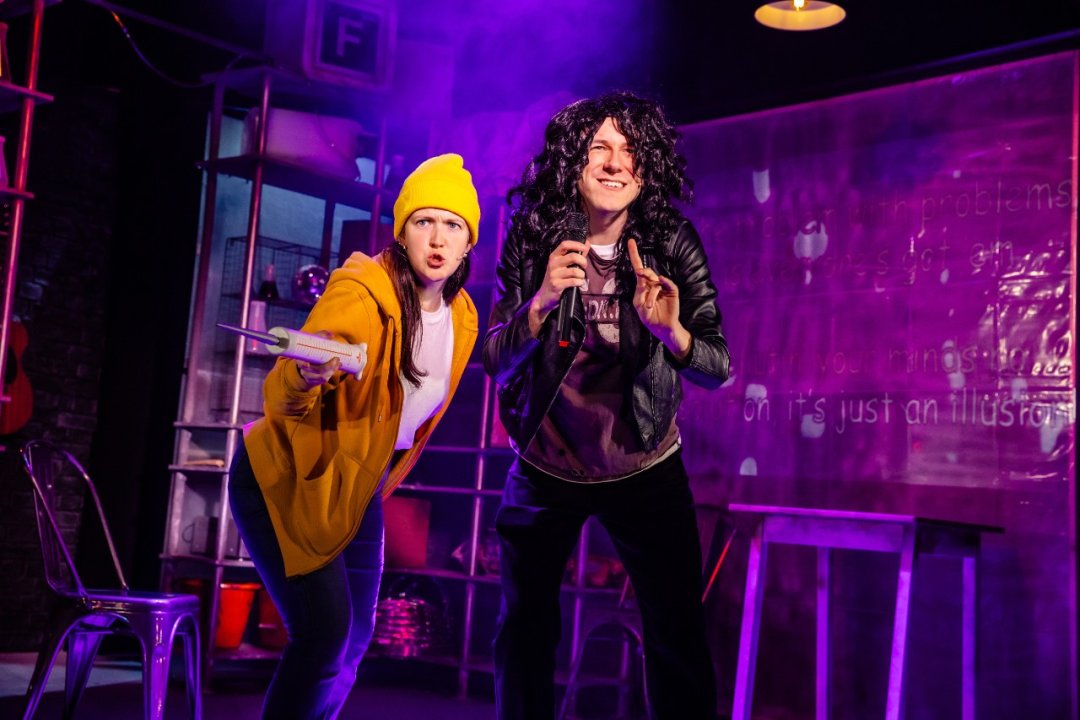 Rob-Gathercole-Nikki-Biddington-Faking-Bad-The-Turbine-Theatre-Photo-Credit-Danny-Kaan Rob-Gathercole-Nikki-Biddington-Faking-Bad-The-Turbine-Theatre-Photo-Credit-Danny-Kaan