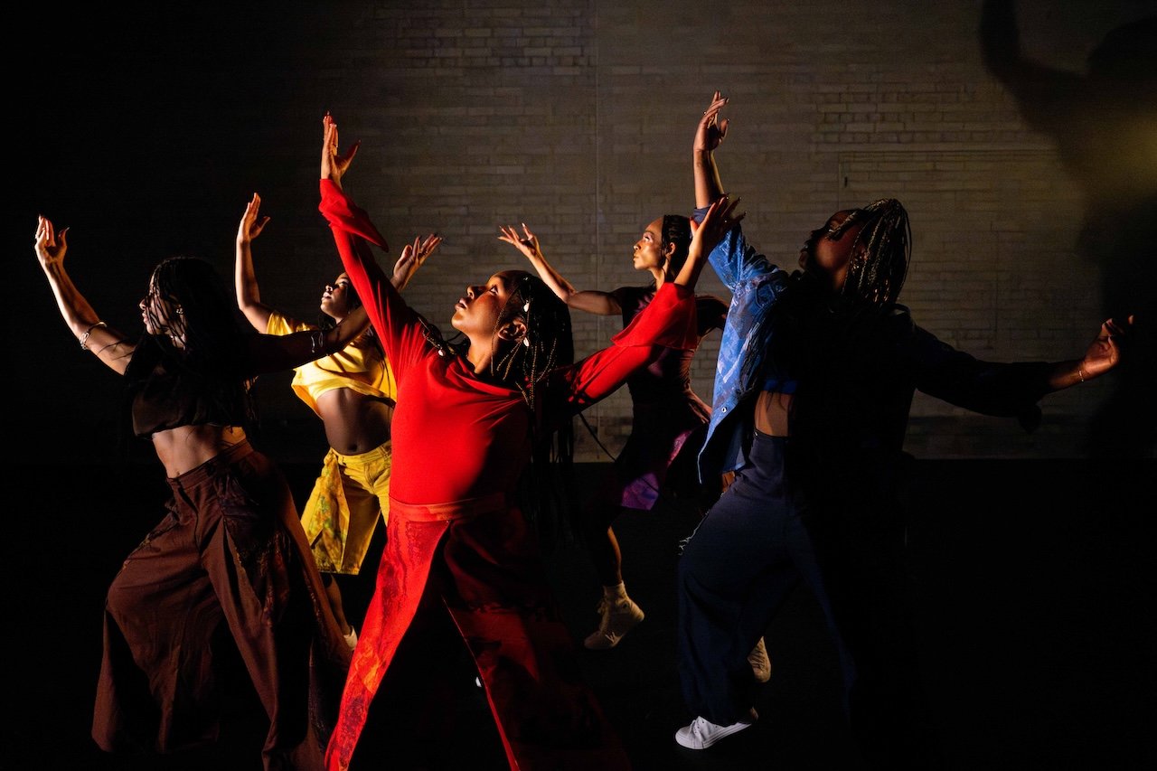 L-R-Ibilola-Rossi-Tatenda-Naomi-Matsvai-Cherrelle-Skeete-Alex-Thomas-Smith-and-Nadine-Higgin-in-for-colored-girls.-at-The-Yard-Theatre-credit-Camilla-Greenwell L-R-Ibilola-Rossi-Tatenda-Naomi-Matsvai-Cherrelle-Skeete-Alex-Thomas-Smith-and-Nadine-Higgin-in-for-colored-girls.-at-The-Yard-Theatre-credit-Camilla-Greenwell