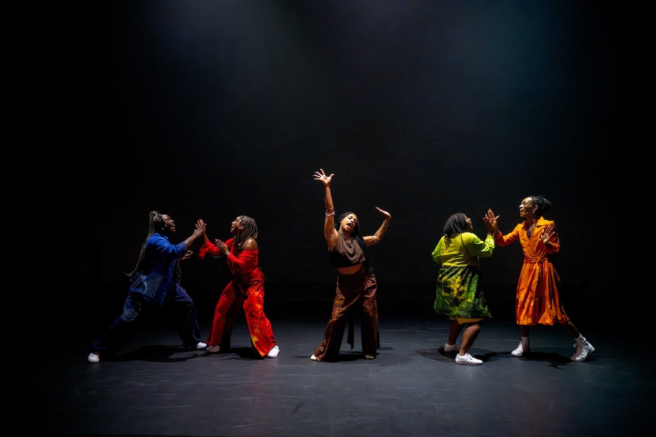 L-R-Nadine-Higgin-Cherrelle-Skeete-Ibilola-Rossi-Tatenda-Naomi-Matsvai-and-Alex-Thomas-Smith-in-for-colored-girls.-at-The-Yard-Theatre-credit-Camilla-Greenwell L-R-Nadine-Higgin-Cherrelle-Skeete-Ibilola-Rossi-Tatenda-Naomi-Matsvai-and-Alex-Thomas-Smith-in-for-colored-girls.-at-The-Yard-Theatre-credit-Camilla-Greenwell