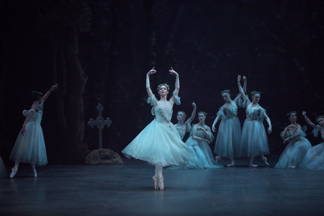 Laurretta-Summerscales-as-Myrtha-in-Mary-Skeapings-Giselle-c-Laurent-Liotardo-4 Laurretta-Summerscales-as-Myrtha-in-Mary-Skeapings-Giselle-c-Laurent-Liotardo-4