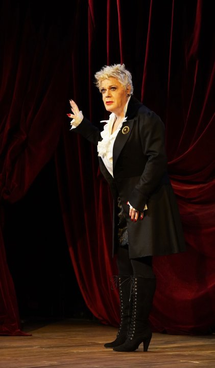 Great Expectations starring Eddie Izzard. Photo by Carol Rosegg Great Expectations starring Eddie Izzard. Photo by Carol Rosegg