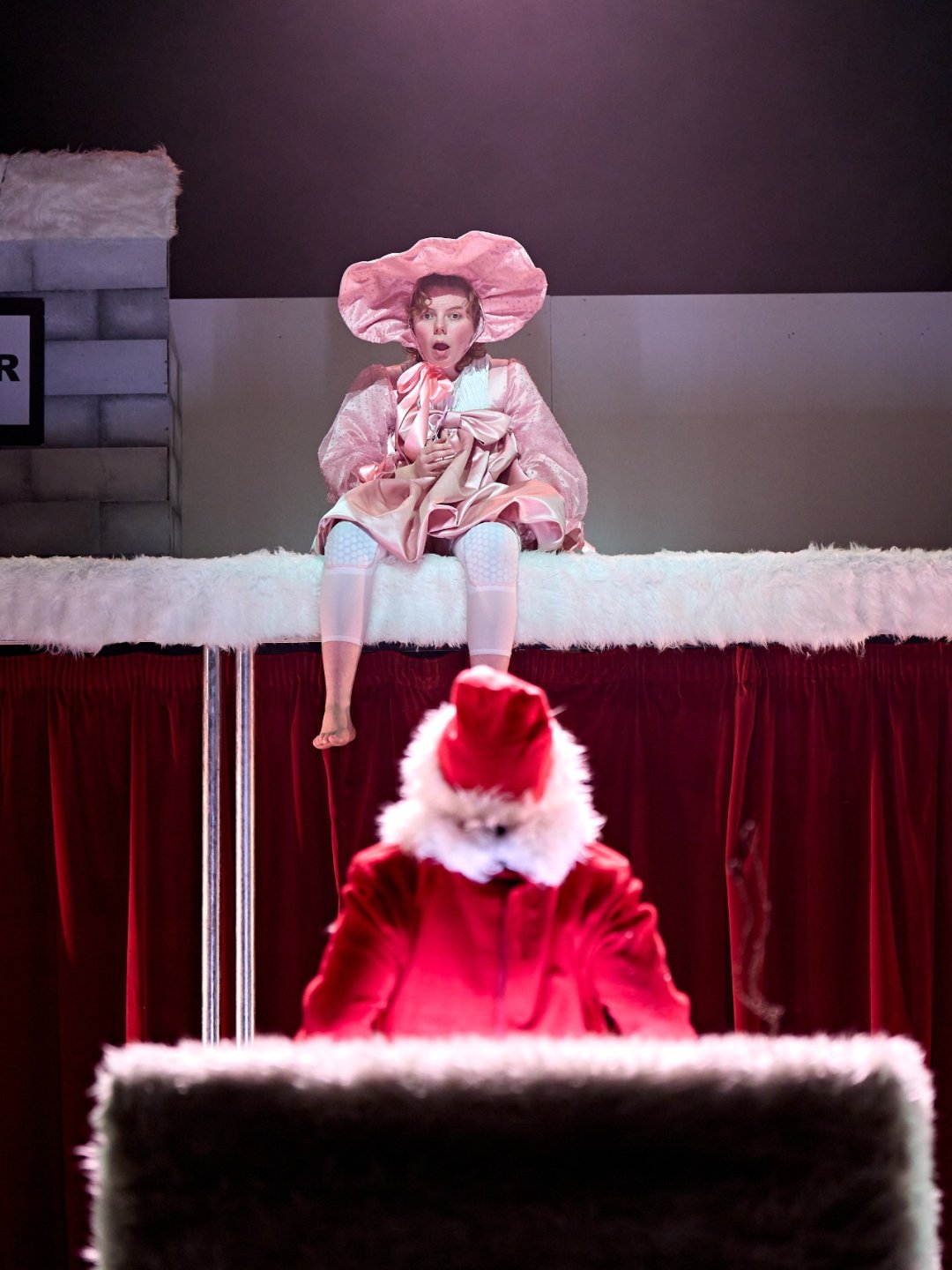 How Does Santa Go Down The Chimney? How Does Santa Go Down The Chimney?