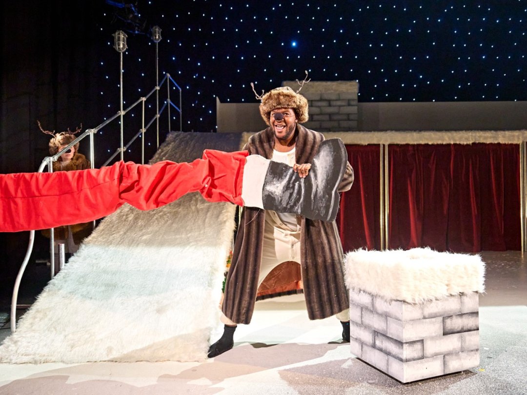 How Does Santa Go Down The Chimney? How Does Santa Go Down The Chimney?
