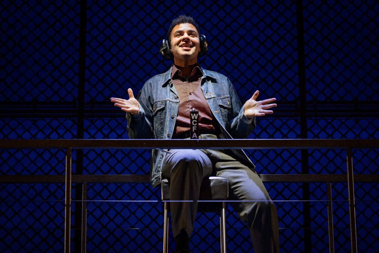 Damien-Winchester-as-Barry-Belson-in-JERSEY-BOYS-credit-Mark-Senior Damien-Winchester-as-Barry-Belson-in-JERSEY-BOYS-credit-Mark-Senior