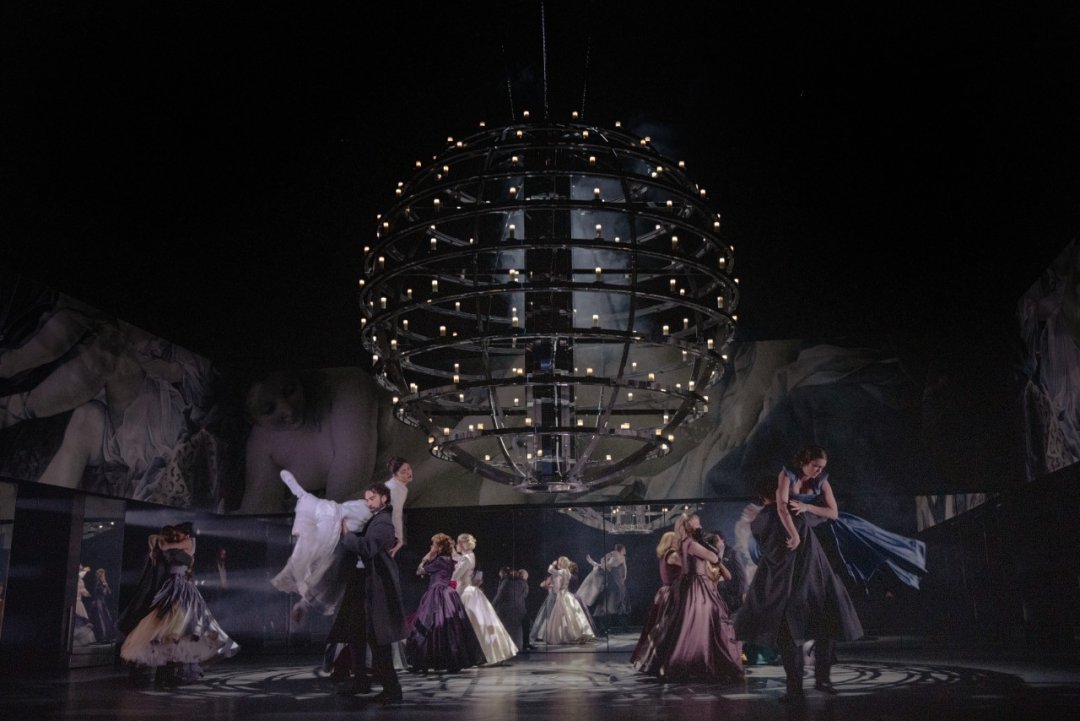 18.-The-cast-of-Les-Liaisons-Dangereuses-at-the-National-Theatre.-Photographer-Sarah-Lee 18.-The-cast-of-Les-Liaisons-Dangereuses-at-the-National-Theatre.-Photographer-Sarah-Lee