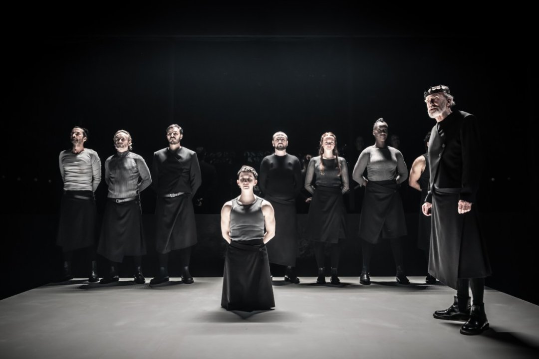 Macbeth - Donmar Warehouse Macbeth - Donmar Warehouse