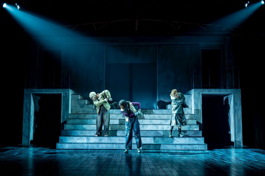 MACBETH.-Lola-Shalam-Danielle-Fiamanya-and-Lucy-Mangan.-Photo-Matt-Humphrey MACBETH.-Lola-Shalam-Danielle-Fiamanya-and-Lucy-Mangan.-Photo-Matt-Humphrey