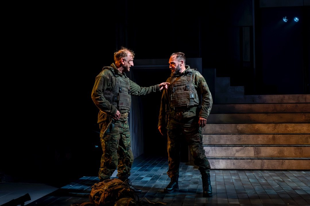 MACBETH.-Steffan-Rhodri-and-Ralph-Fiennes.-Photo-Matt-Humphrey MACBETH.-Steffan-Rhodri-and-Ralph-Fiennes.-Photo-Matt-Humphrey