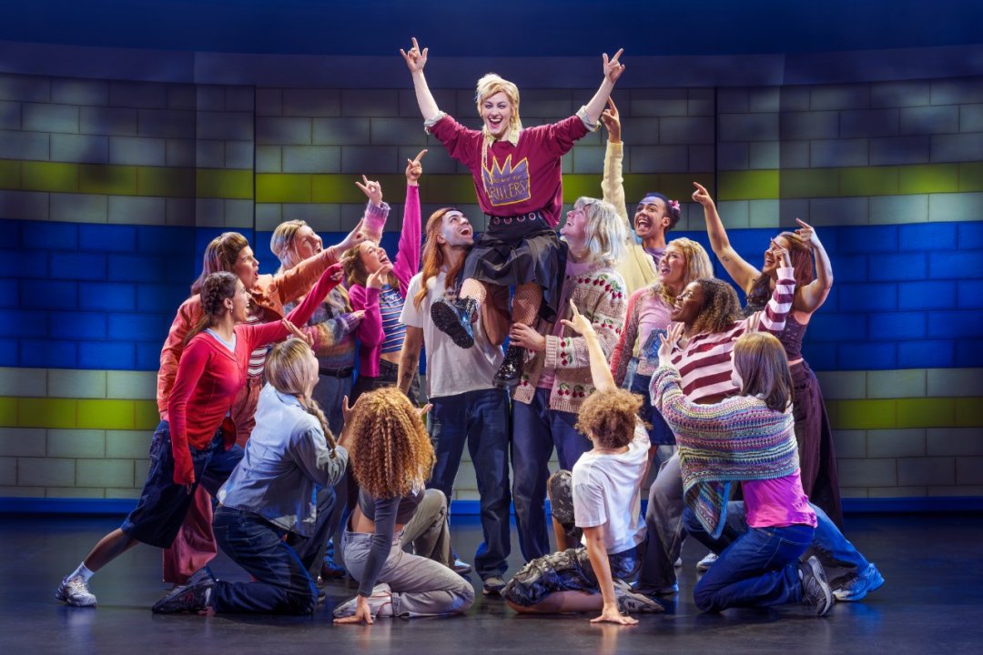 9.-MEAN-GIRLS-THE-MUSICAL.-Georgie-Buckland-Janis-Sarkisian-and-Company.-Photo-by-Paul-Coltas 9.-MEAN-GIRLS-THE-MUSICAL.-Georgie-Buckland-Janis-Sarkisian-and-Company.-Photo-by-Paul-Coltas