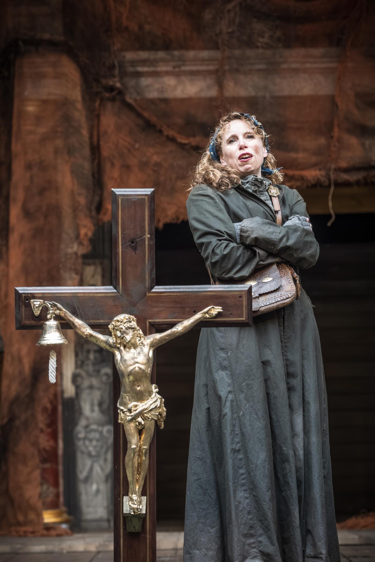 Michelle-Terry-as-Mother-Courage-in-Mother-Courage-and-Her-Children-at-Shakespeares-Globe-c.-Marc-Brenner Michelle-Terry-as-Mother-Courage-in-Mother-Courage-and-Her-Children-at-Shakespeares-Globe-c.-Marc-Brenner