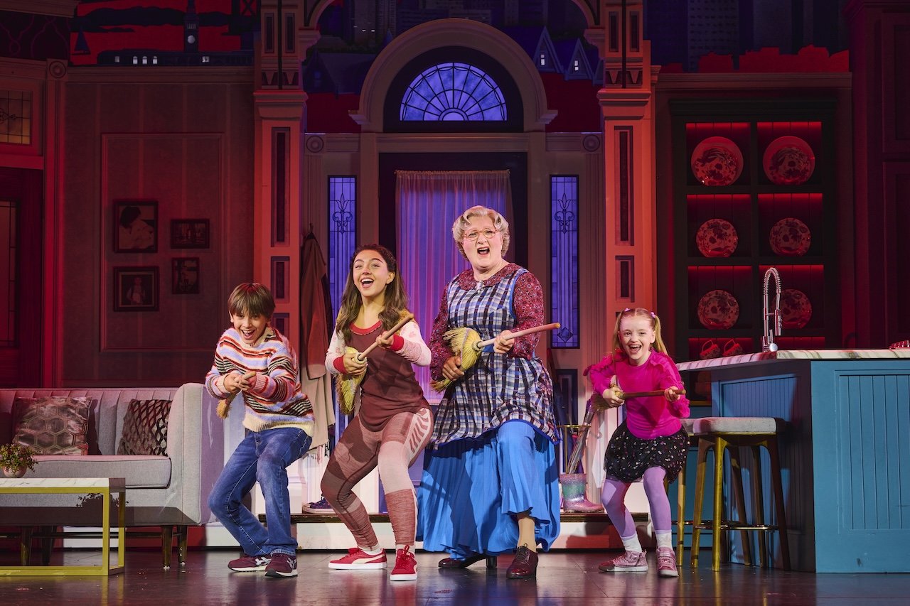 Dexter-Pulling-Aaliya-Mai-Gabriel-Vick-and-Harly-Rose-Gill-in-Mrs.-Doubtfire-Photo-Credit-Matt-Crockett Dexter-Pulling-Aaliya-Mai-Gabriel-Vick-and-Harly-Rose-Gill-in-Mrs.-Doubtfire-Photo-Credit-Matt-Crockett