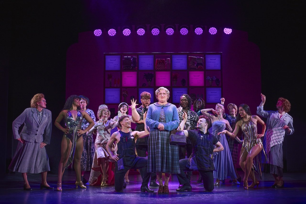 The-cast-of-Mrs.-Doubtfire-Photo-Credit-Matt-Crockett-3 The-cast-of-Mrs.-Doubtfire-Photo-Credit-Matt-Crockett-3