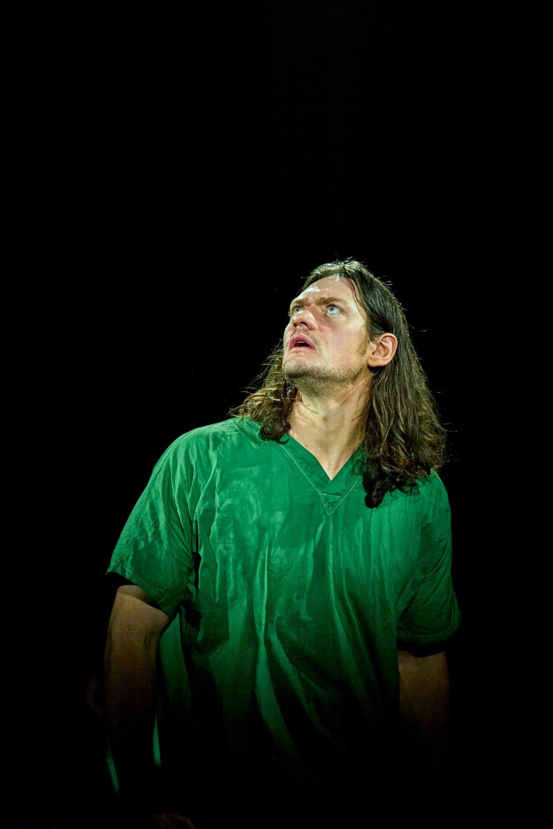 19.-Arthur-Boan-Chief-Bromden-in-One-Flew-Over-the-Cuckoos-Nest-at-The-Old-Vic-2026.-Photo-by-Manuel-Harlan 19.-Arthur-Boan-Chief-Bromden-in-One-Flew-Over-the-Cuckoos-Nest-at-The-Old-Vic-2026.-Photo-by-Manuel-Harlan