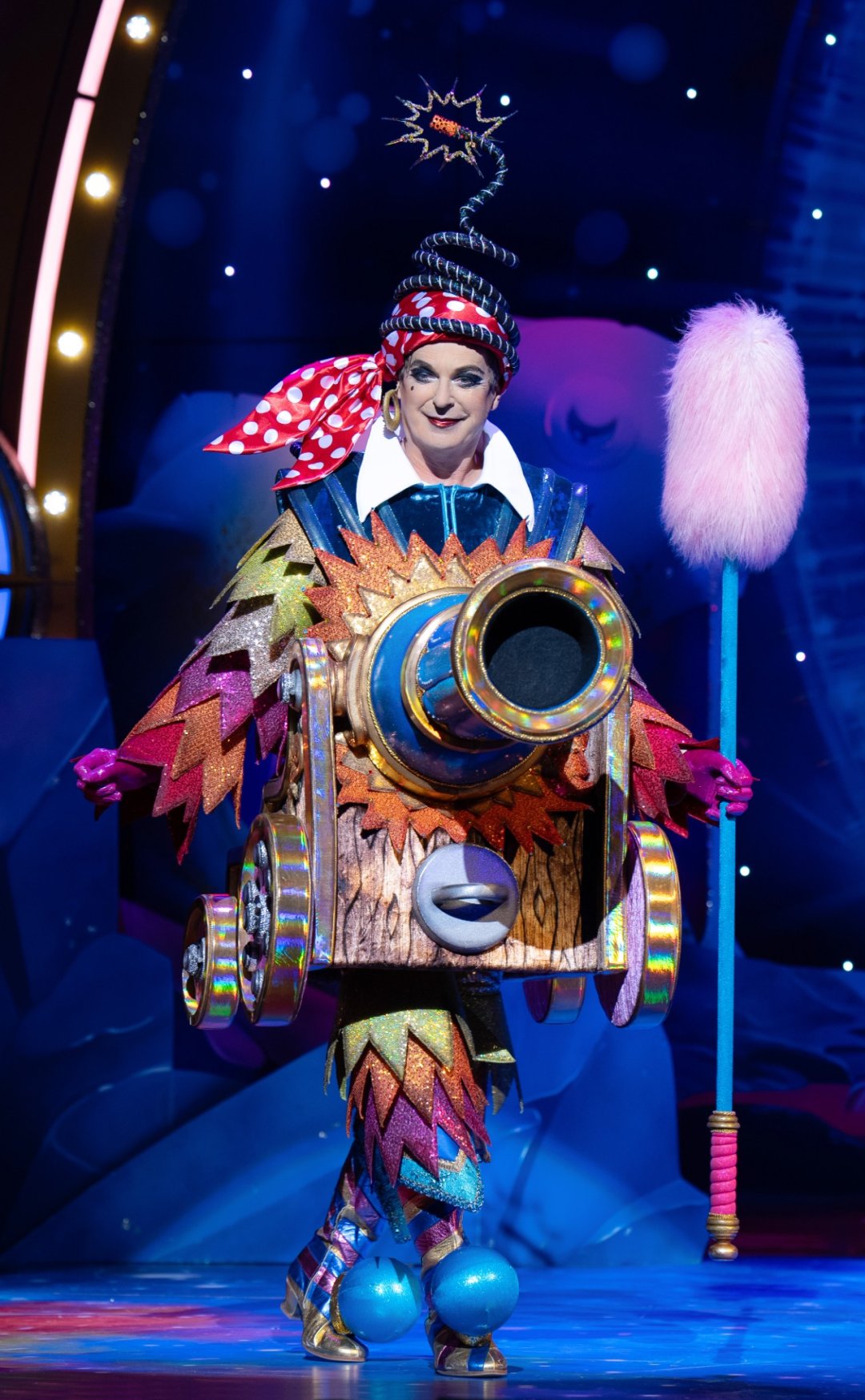 Peter-Pan-The-London-Palladium-JULIAN-CLARY-Photo-Credit-Paul-Coltas Peter-Pan-The-London-Palladium-JULIAN-CLARY-Photo-Credit-Paul-Coltas