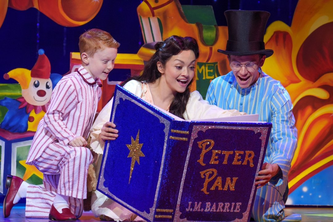 Peter-Pan-The-London-Palladium-ALFIE-HARRISON-FRANCES-MAYLI-McCANN-and-HARRY-AMES-Photo-Credit-Paul-Coltas Peter-Pan-The-London-Palladium-ALFIE-HARRISON-FRANCES-MAYLI-McCANN-and-HARRY-AMES-Photo-Credit-Paul-Coltas
