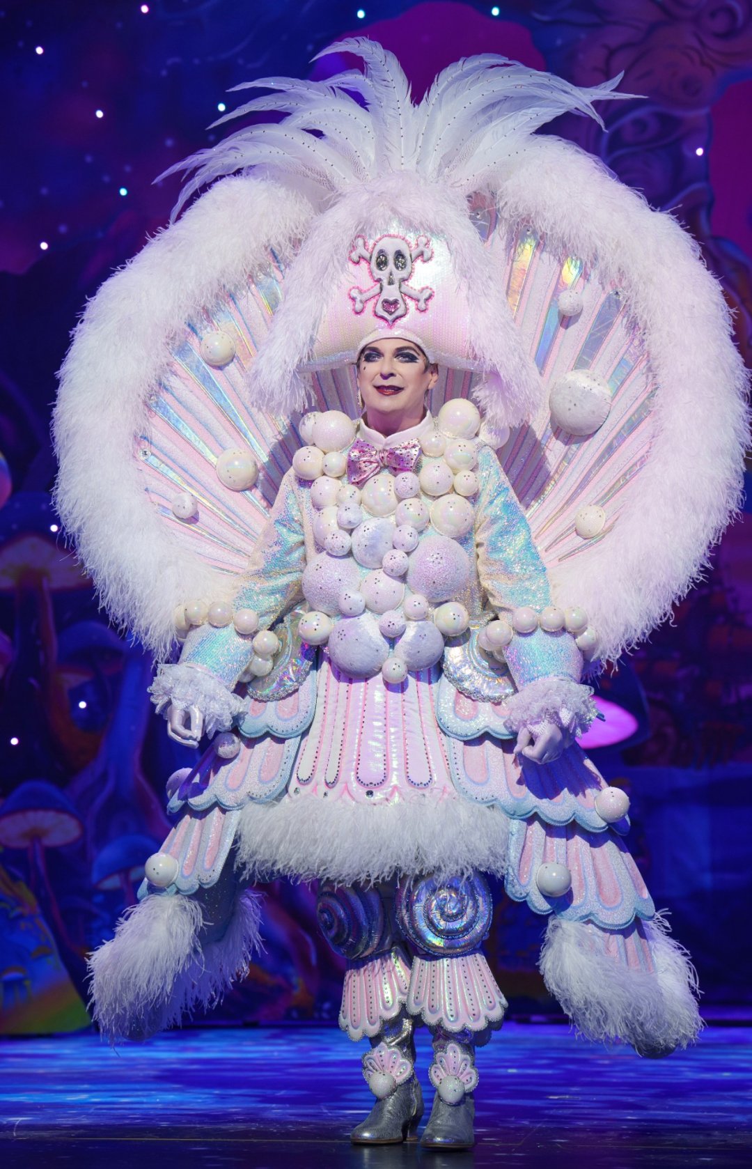 Peter-Pan-The-London-Palladium-JULIAN-CLARY-Photo-Credit-Paul-Coltas Peter-Pan-The-London-Palladium-JULIAN-CLARY-Photo-Credit-Paul-Coltas